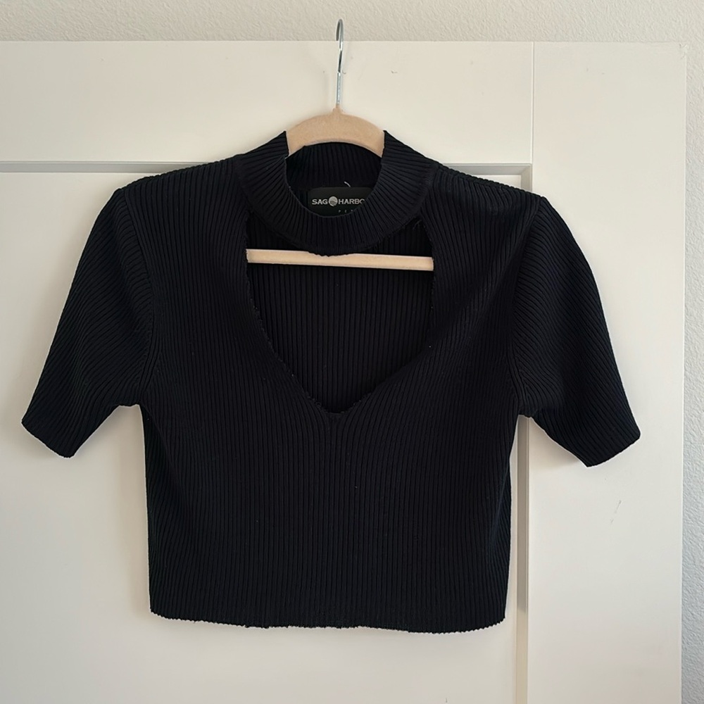 Black Cropped Sweater V-Neck Top